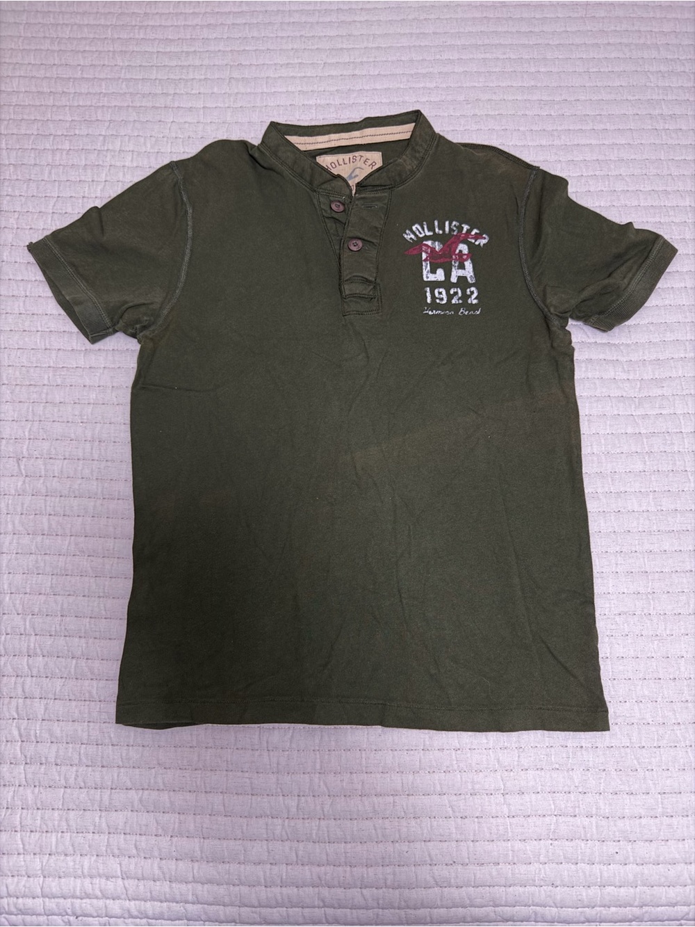 Byer California Olive Green Short-Sleeve Henley with LA 1922 Chest Graphic